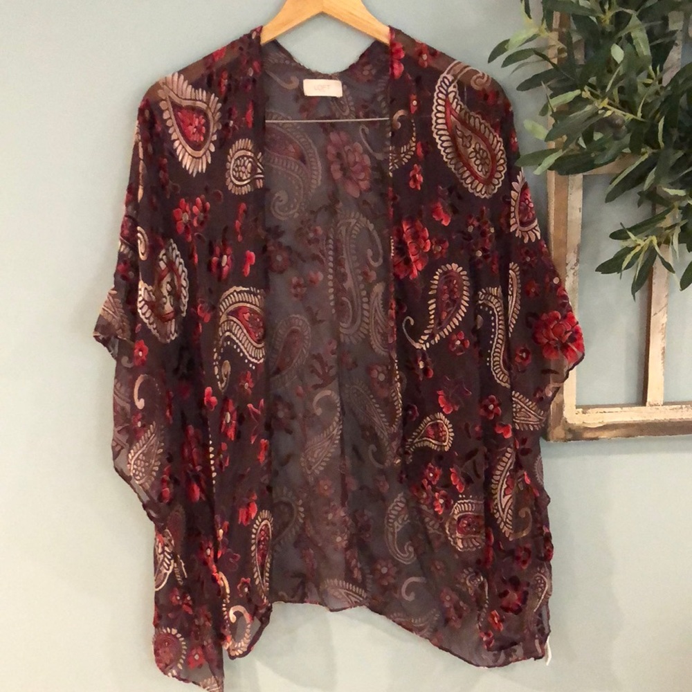 Woman’s one size loft brand cover up